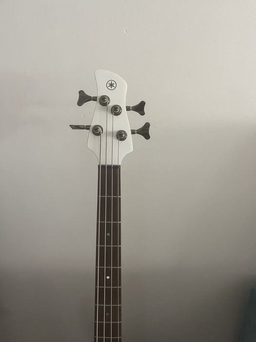 Baixo yamaha trbx 304