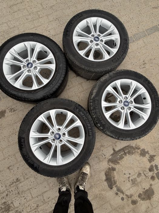 Koła Felgi 235 55 R17 Ford Kuga II felgi bardzo ładne