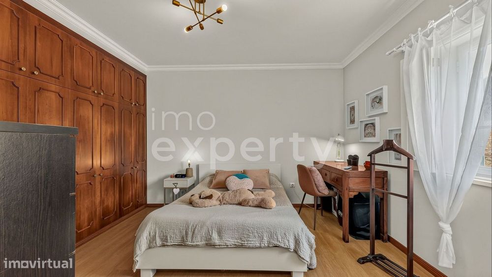 Moradia com 3 suites e piscina coberta a 10 min das praias da Ericeira