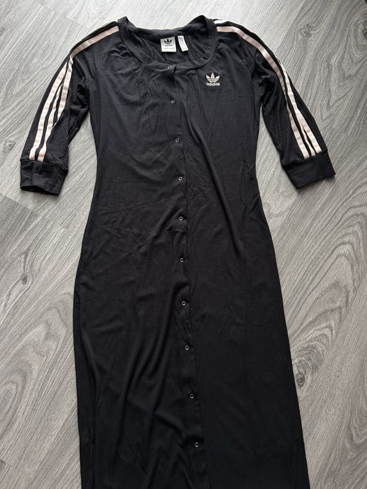 Продам платья adidas