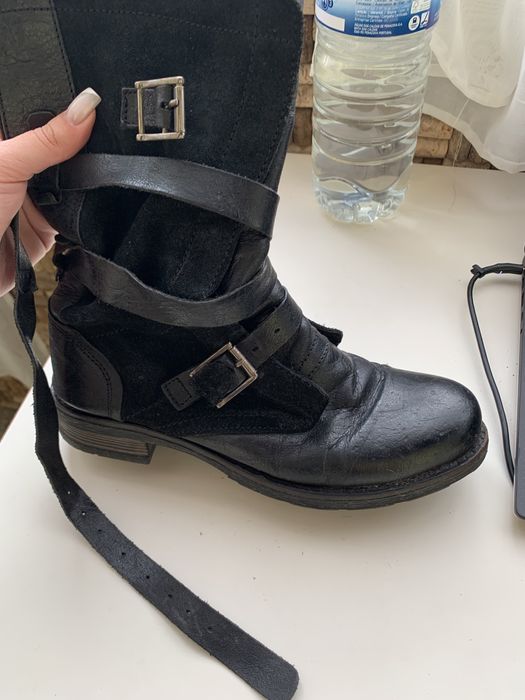 Botas de pele pretas tamanho 39