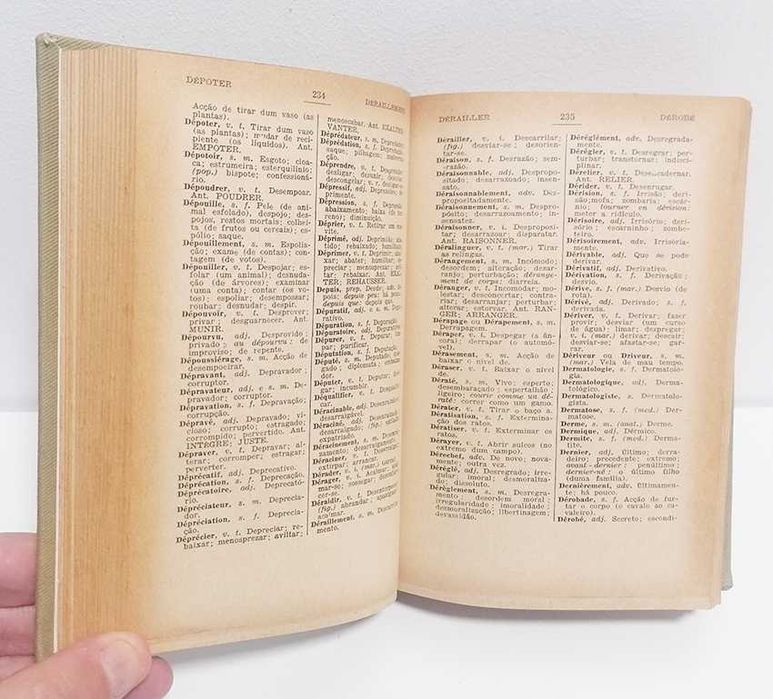 Dicionário Francês-Português, de Eduardo Pinheiro (7a edição)