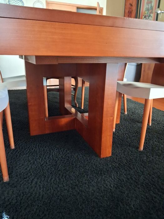 Mesa de jantar em madeira maciça de cerejeira,  com 2,00x1,30