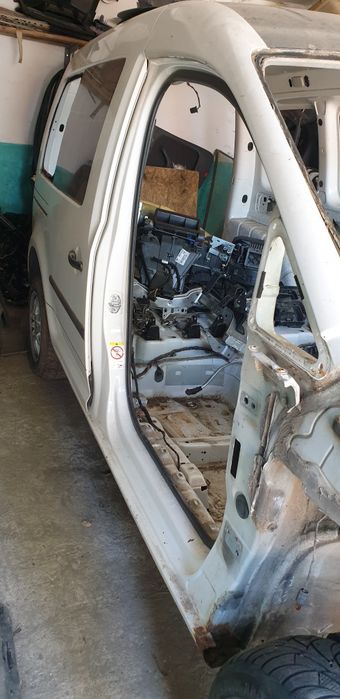 Кузовные детали/части кузова  VW Caddy 2004-2010 г.в.