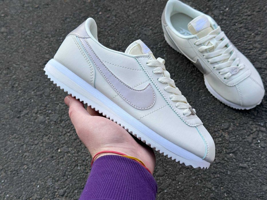 nike cortez різних кольорів. Розміри 36-40