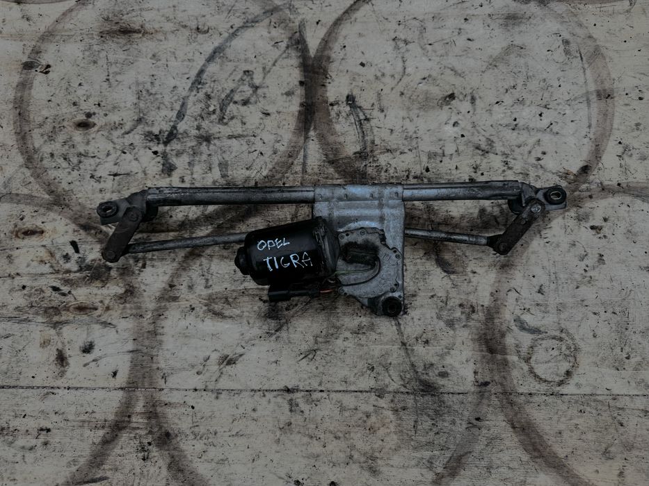 Трапеція склоочисників моторчик двірників опель тігра opel tigra