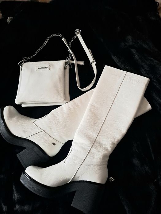 Чоботи жіночі білі шкіряні