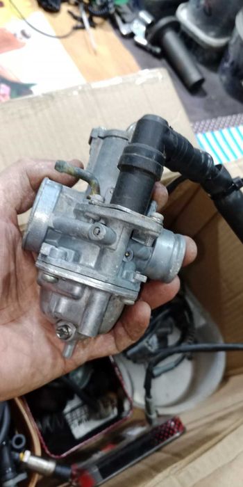 Карбюратор Mikuni 20,5 в идеальном состоянии- пробег 3500 км