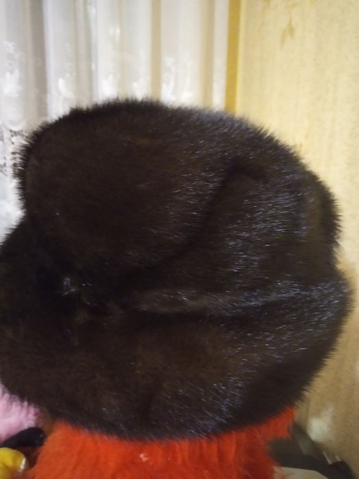 Норкова шапка жіноча