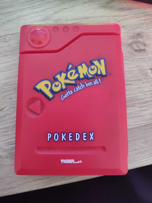 Pokédex eletrónico Pokémon Tiger Electronics (anos 90) – a funcionar