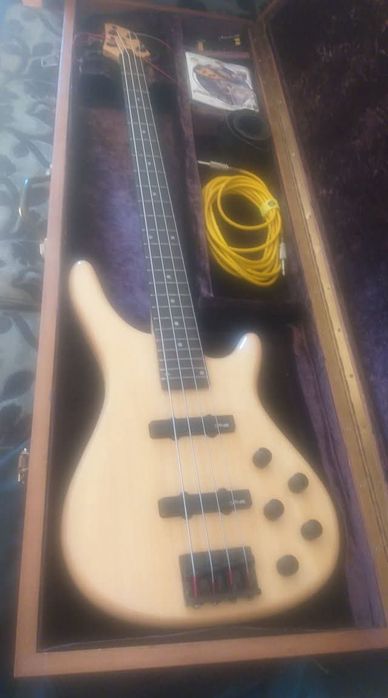 Baixo STAAG como novo