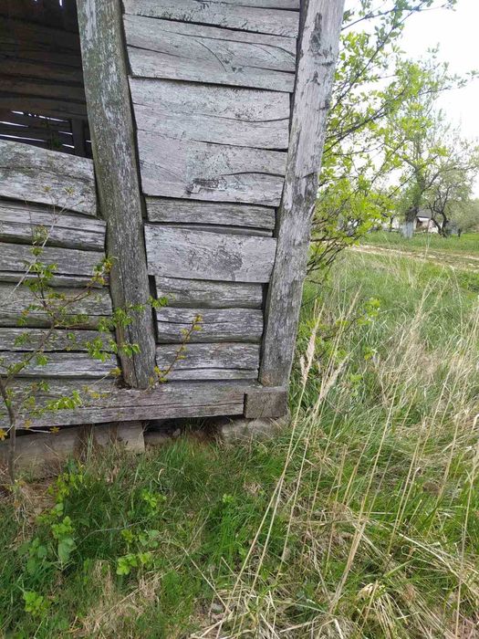 Дерев'яний  будинок на розбір.