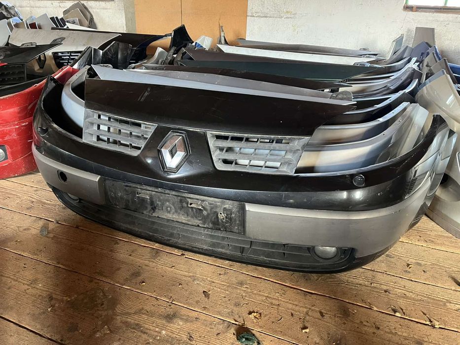 Renault Scenic 2 Megane 2 передній бампер.