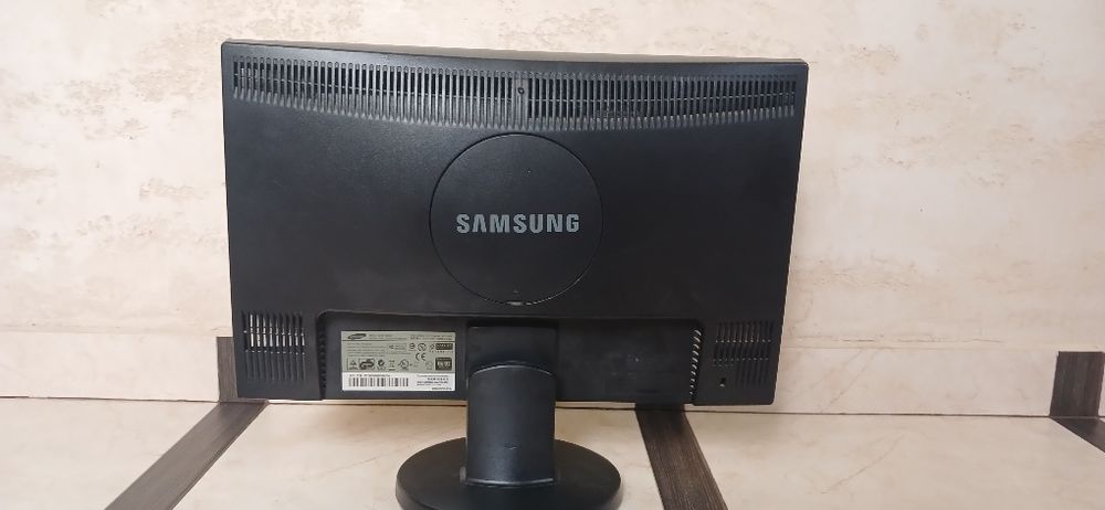 Монітор Samsung 943sn