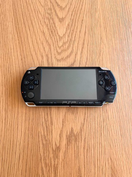 Sony PlayStation Portable 2000 Preta com 100+ Jogos