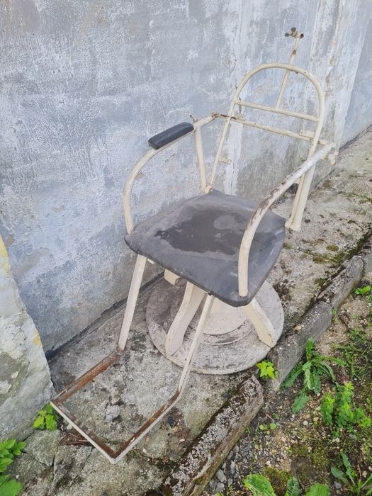 Stary fotel dentystyczny