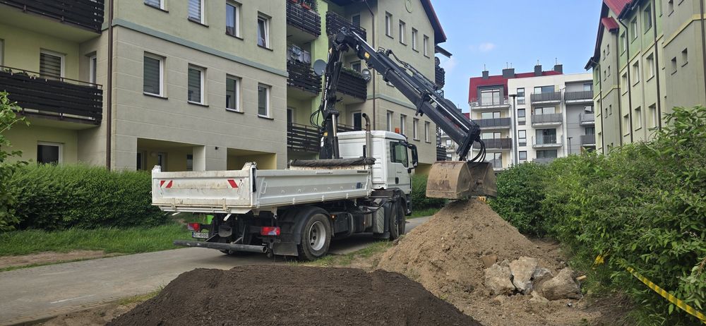zamiatarka, hds transport palet urobku ,zamiatanie ulic, ciągnik z