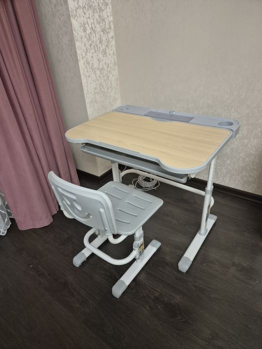 Парта зі стільчиком