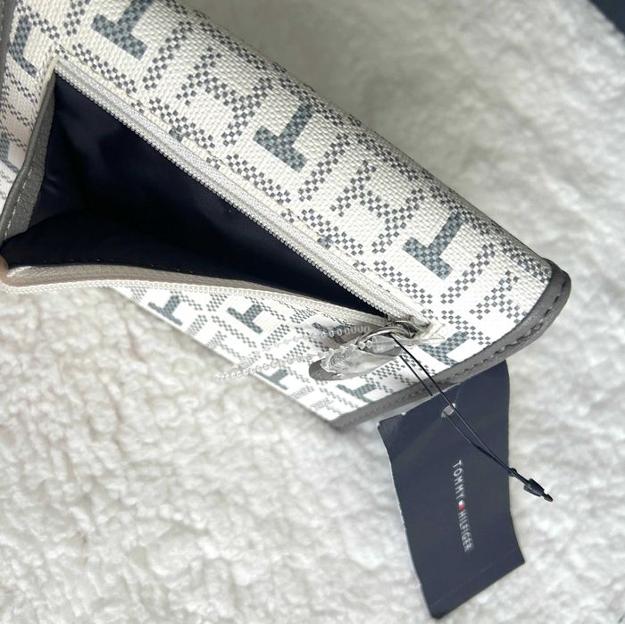 Tommy Hilfiger portfel na zatrzask