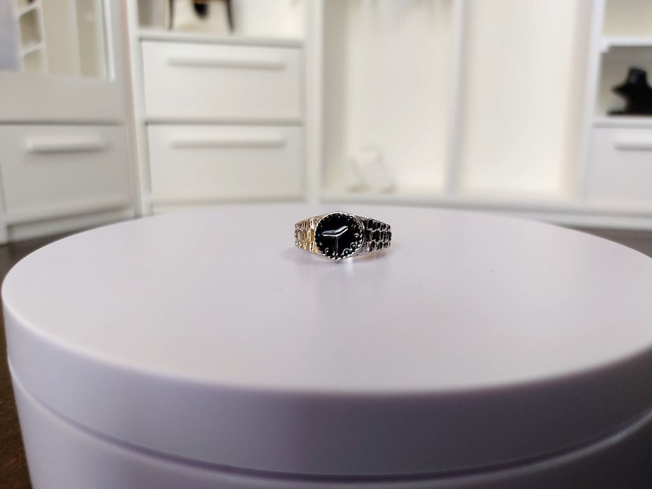 Кольцо на палец ввиде часов