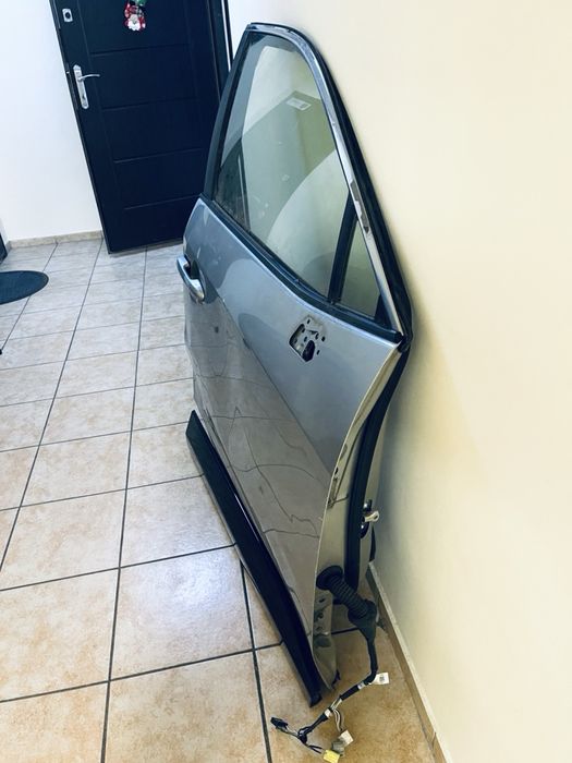 Дверь на Toyota Rav 4