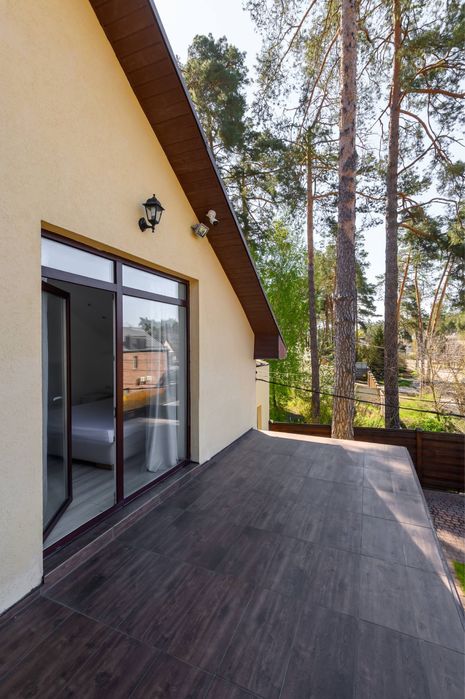 Квадрохаус 120 м² у Бучі, вул. Революції — $152 000. Індивідуальне газове опалення, тепла підлога, мансарда. Зроблено Якісний Ремонт.