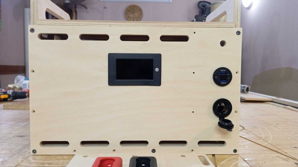 Бокс, кейс, корпус для LiFePO 4S на ячейках 105, 230, 280, 304, 314 Ач