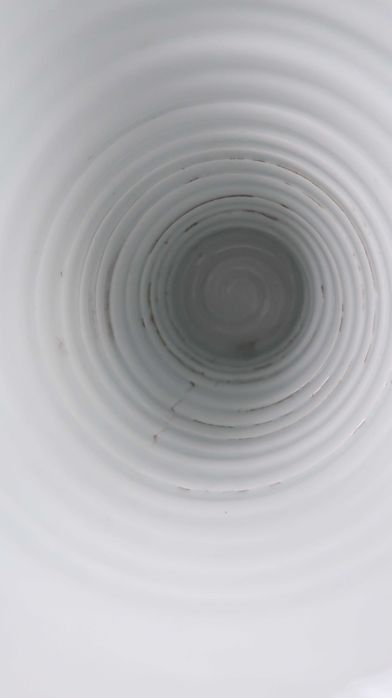 Grande Jarra em porcelana moldada