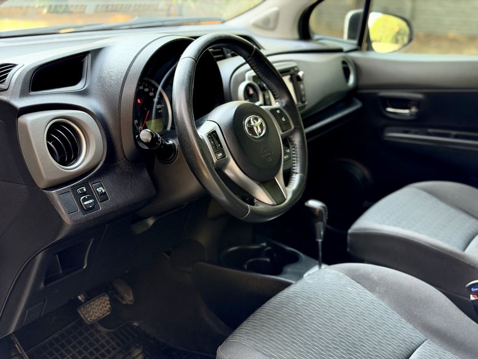 Toyota Yaris 2012 АВТОМАТ!!