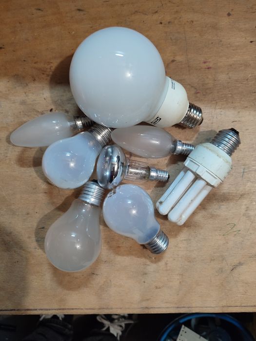 Zestaw żarówek  .