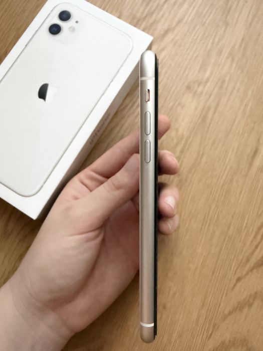 Продам Айфон iPhone 11 64 гб білий