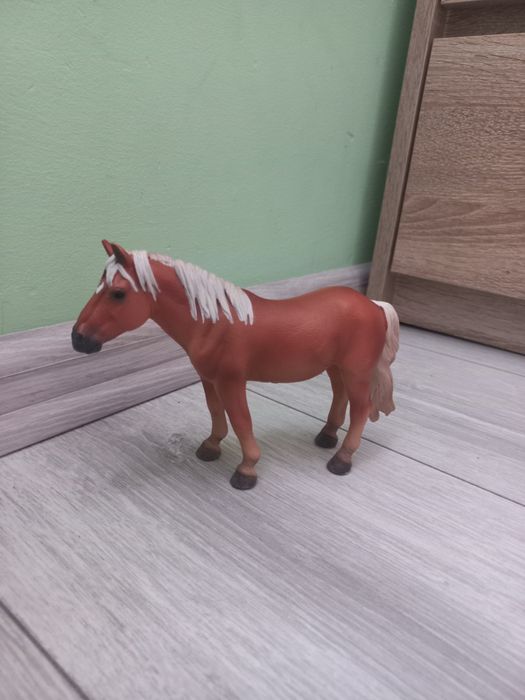 koń schleich figurka