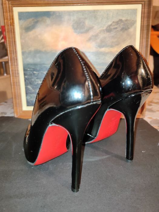 Женские туфли Christian Louboutin
