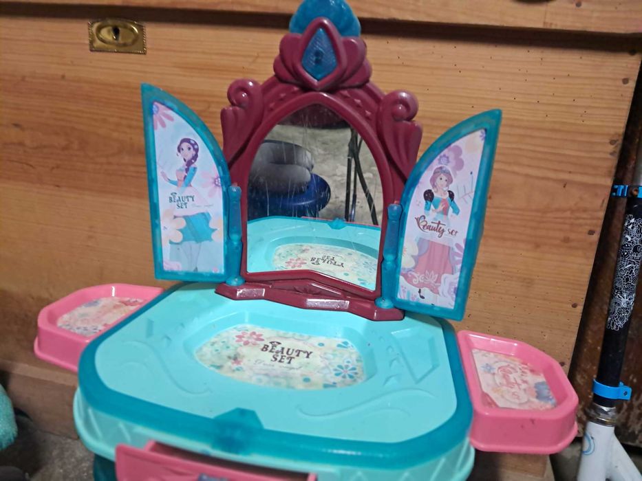 Tocador de criança  com música