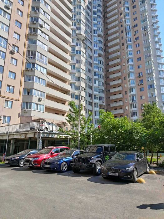 Продаж комерційної нерухомості у центрі Вишгорода!