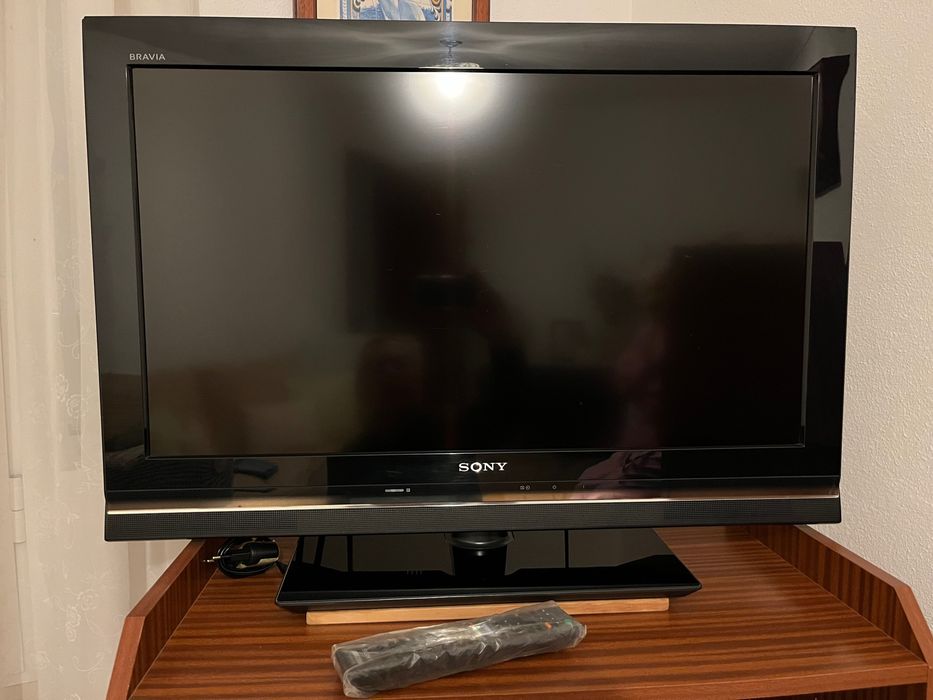 TV SONY modelo KDL-32W5500