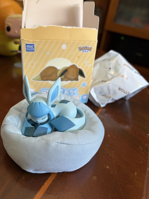 Figura Glaceon Pokemon a dormir
