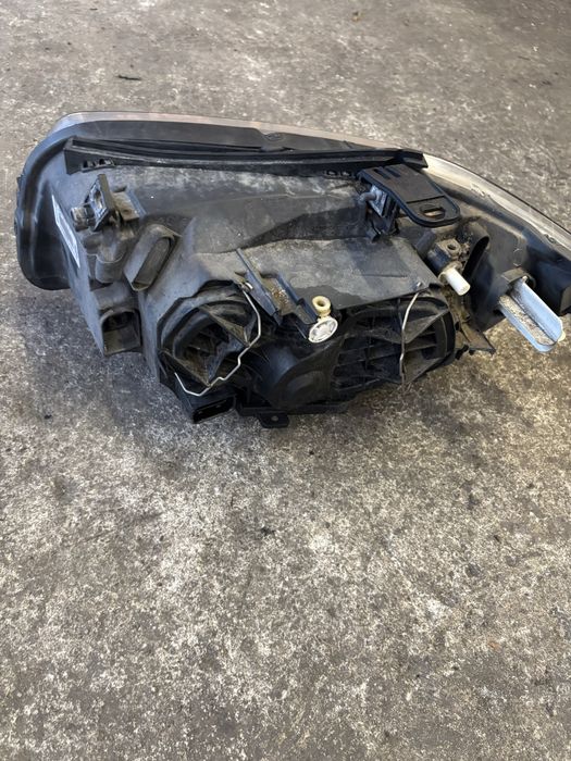 BMW E87 E81 Lampa przód prawa Europa 07-11