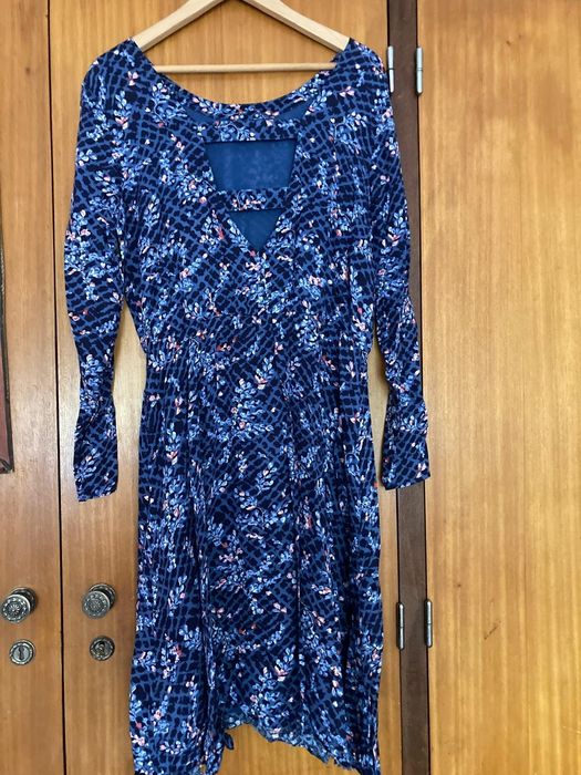 Dois vestidos muito bonitos