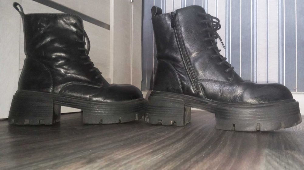 Жіноче зимове шкіряне взуття бу