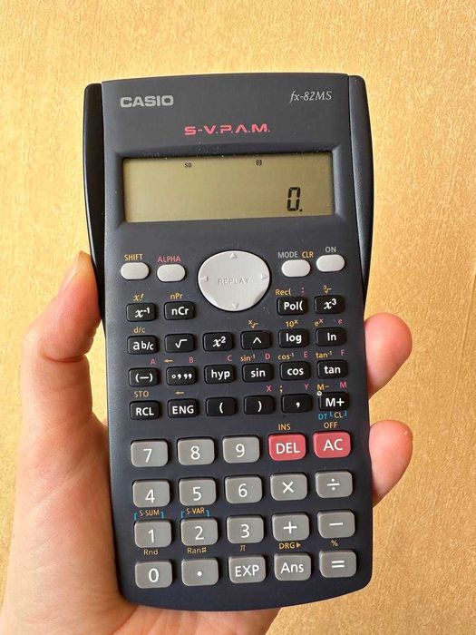 Інженерний калькулятор СASIO EATES Fx 82 MS в чудовому стані