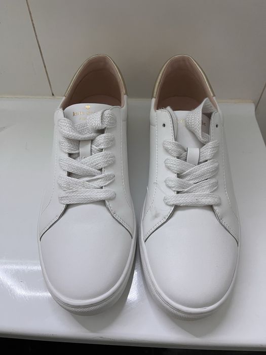 Женские кроссовки 39 размер