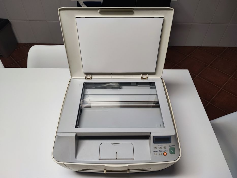 Impressora multifunções laser Samsung SCX-4100.