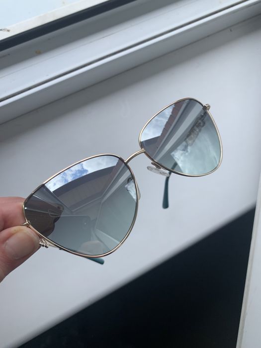 Продам очки Guess солнцезащитные, абсолютно новые, цвет нефрит