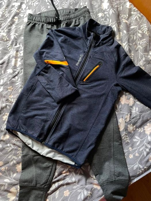 Продам в идеальном состоянии спортивный костюм Reebok
