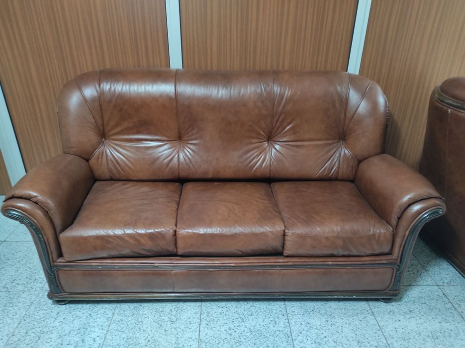 Sofá de três lugares