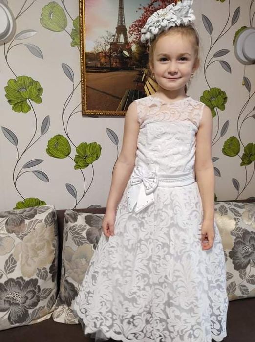 Красива сукня сніжинки на Новий рік на 5-6 років 104-110 см