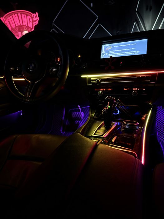 Амбієнтна підсвітка салону авто