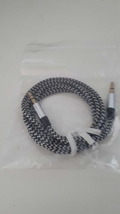 Cabo para radio carro aux