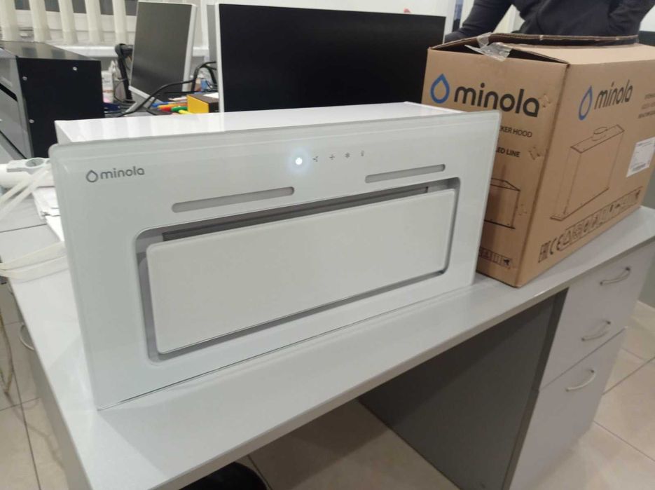 Вытяжки встроены с сенсорным управлением Minola Ventolux